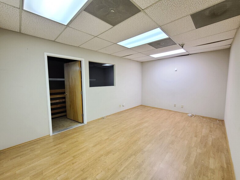 More Photos Of 430 N Canal St, South San Francisco Manufacturing For Sale