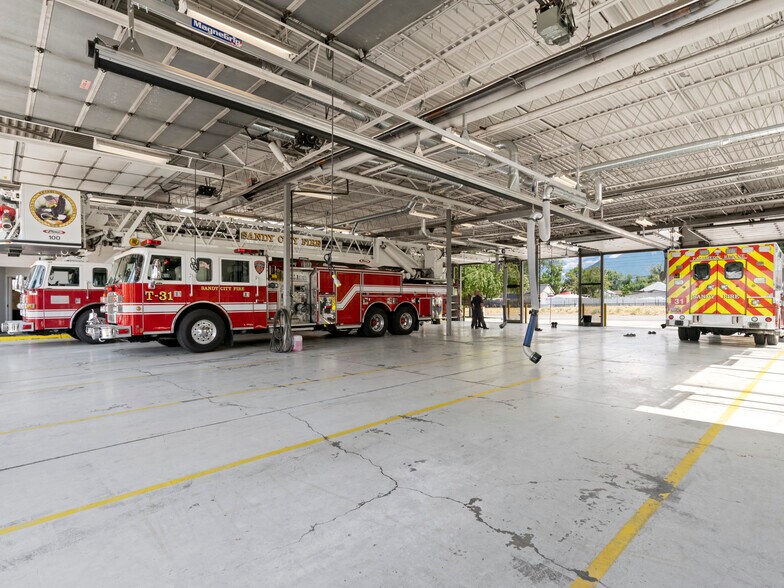 More Photos Of 9010 S 150 E, Sandy Light Manufacturing For Sale