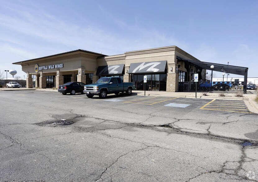 More Photos Of 1015-1023 Brook Forest Ave, Joliet Storefront For Lease