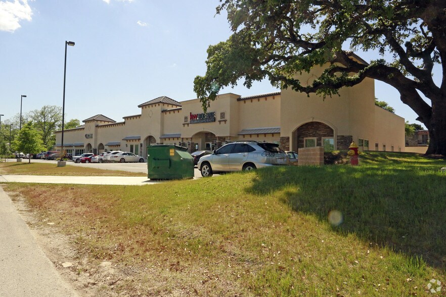 More Photos Of 1018 River Rd, Boerne Storefront Retail Office For Lease