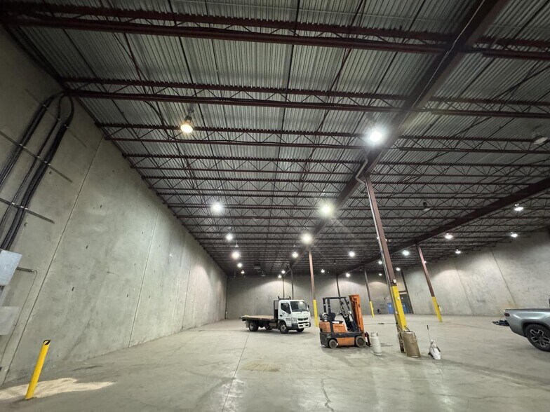 More Photos Of 7158-7168 Progress Way, Delta Service For Lease