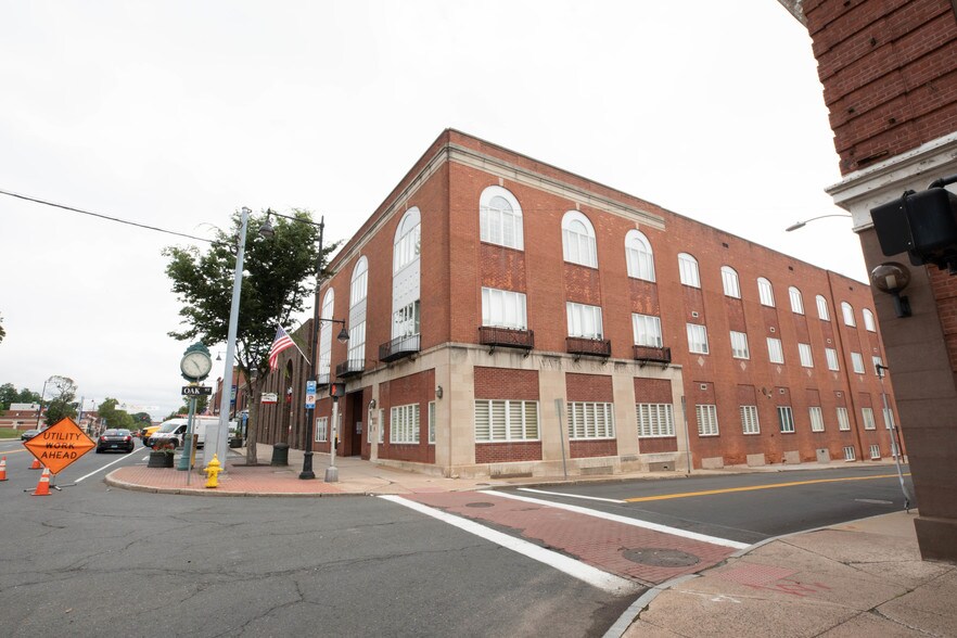 More Photos Of 935 Main St, Manchester Medical For Sale