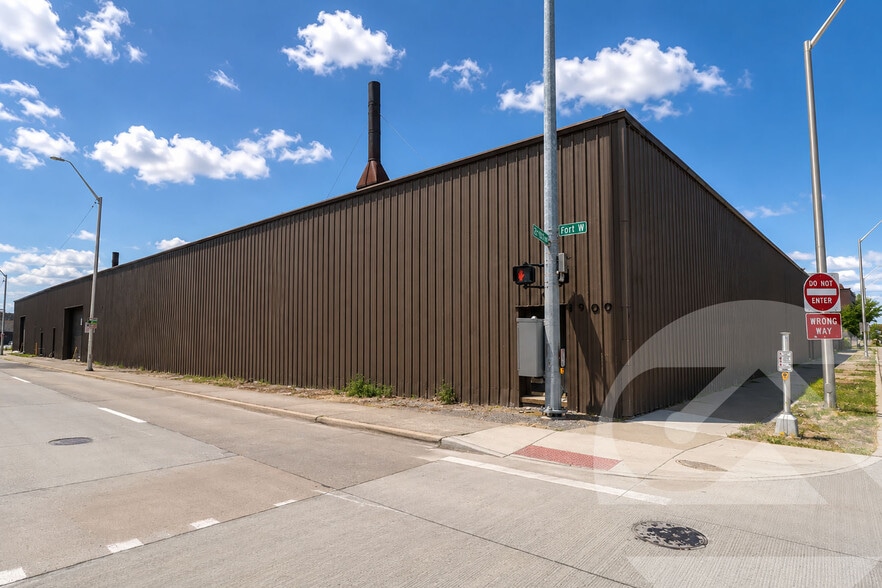 Primary Photo Of 1910 W Fort St, Detroit Manufacturing For Sale