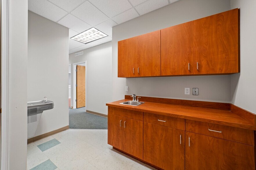 More Photos Of , Jacksonville Office For Sale