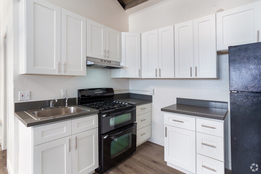 More Photos Of 4401 San Leandro St, Oakland Apartments For Sale