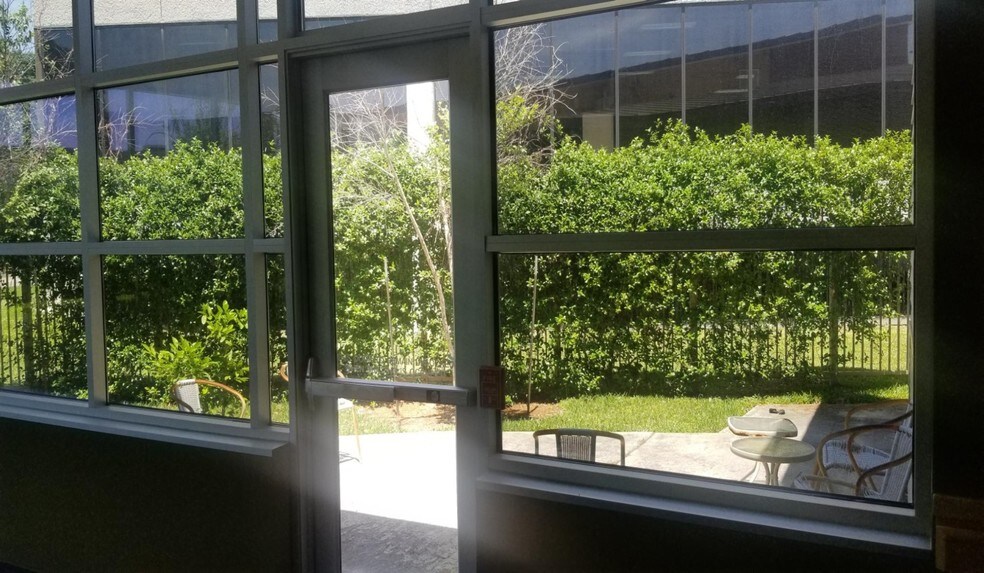 More Photos Of 2620 Tanglewilde St, Houston Medical For Lease