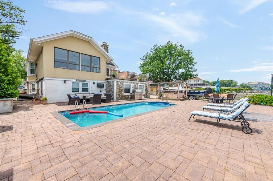 More Photos Of 720 Clarence Ave, Bronx Multifamily For Sale