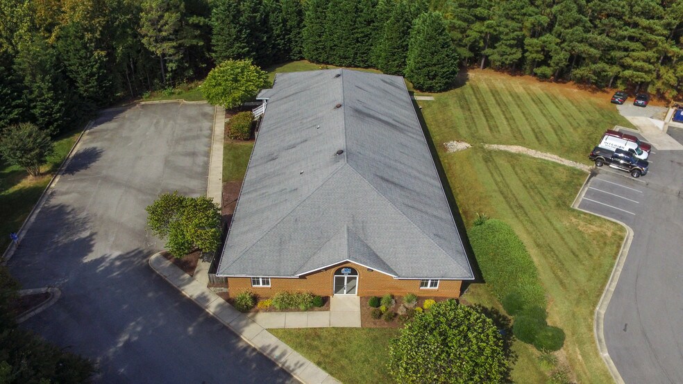 More Photos Of 2442 New Dorset Cir, Powhatan Office For Lease
