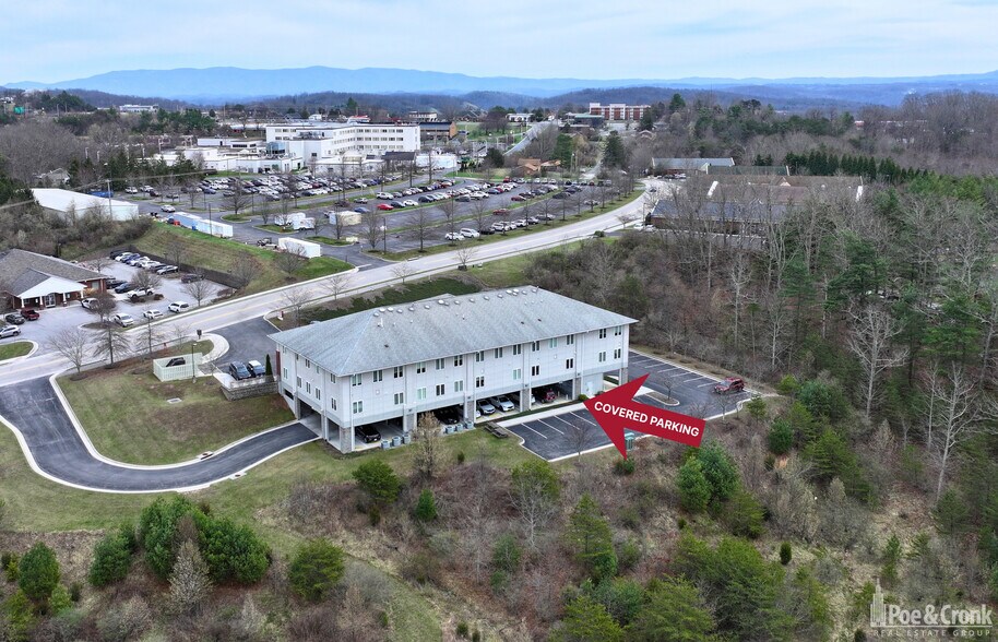 More Photos Of 825 Davis St, Blacksburg Medical For Lease