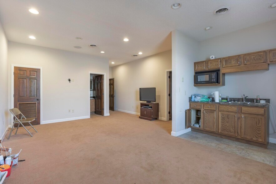 More Photos Of 2415 N Ocoee St, Cleveland Funeral Home For Sale