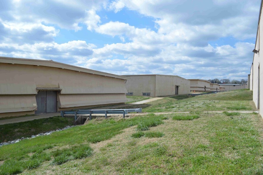 More Photos Of 2601 Maury St, Richmond Unknown For Lease