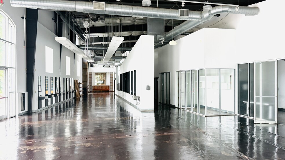 More Photos Of 887 W Marietta St NW, Atlanta Loft Creative Space For Lease