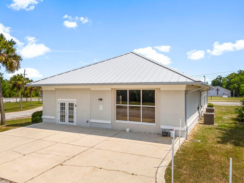 More Photos Of 5907 Sr-22, Panama City Funeral Home For Lease