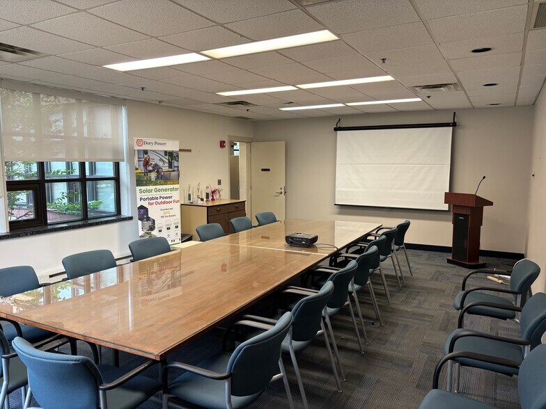 More Photos Of 1490 E 191st St, Euclid Light Manufacturing For Lease