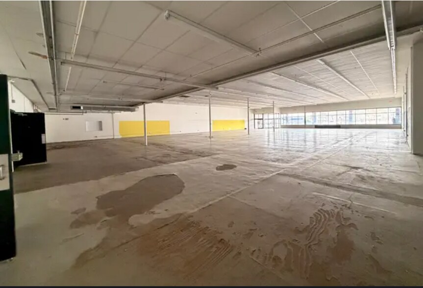 More Photos Of 481 Enfield St, Enfield Storefront For Lease