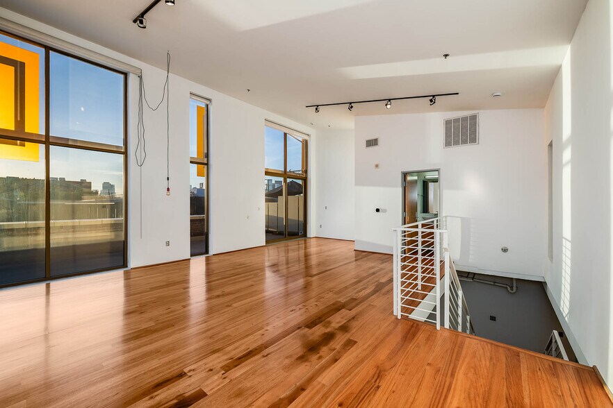 More Photos Of 1850 Industrial St, Los Angeles Apartments For Lease