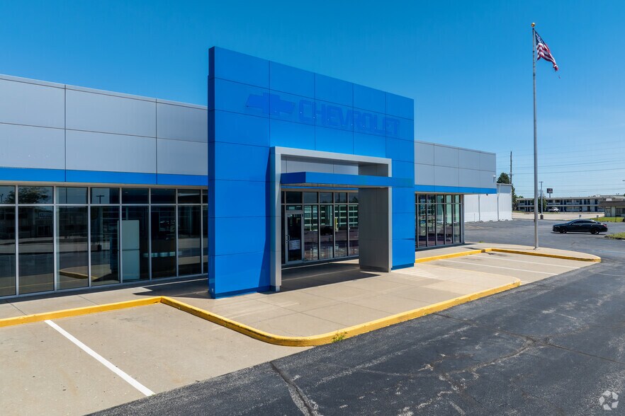 More Photos Of 3921 Frederick Ave, Saint Joseph General Retail For Sale