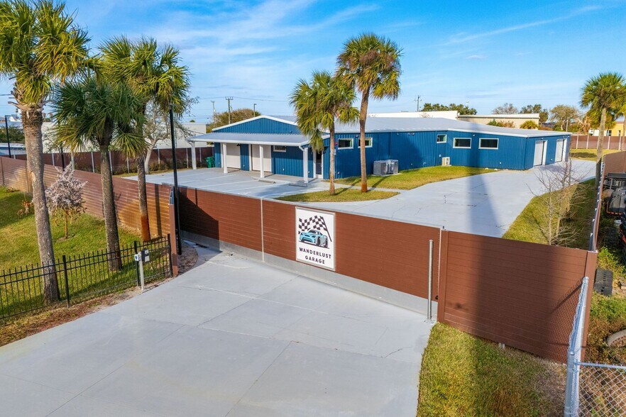 More Photos Of 1301 Morningside Dr, Melbourne Warehouse For Sale