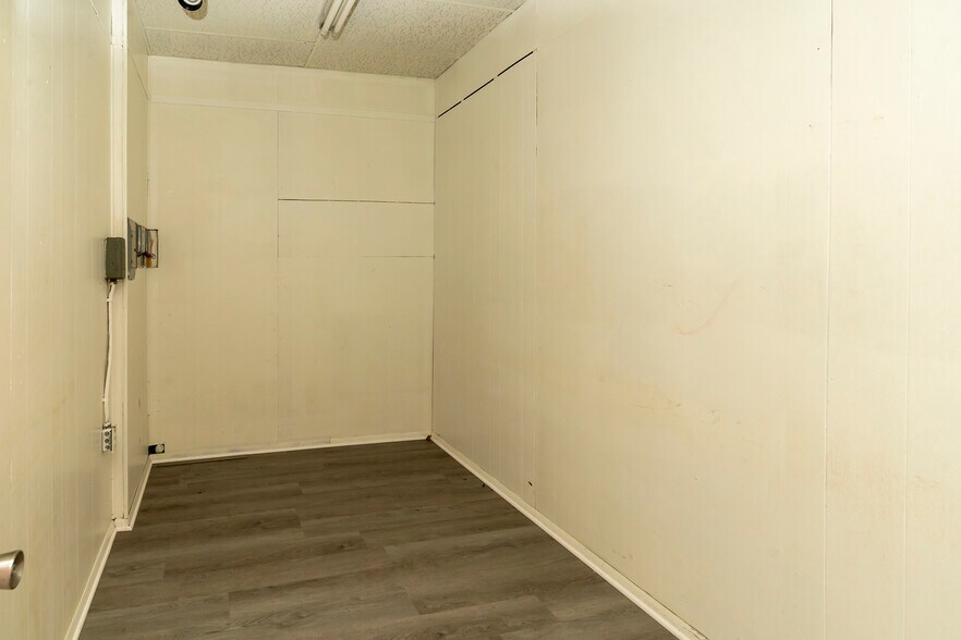 More Photos Of 300 S Illinois Ave, Carbondale Storefront Retail Office For Sale