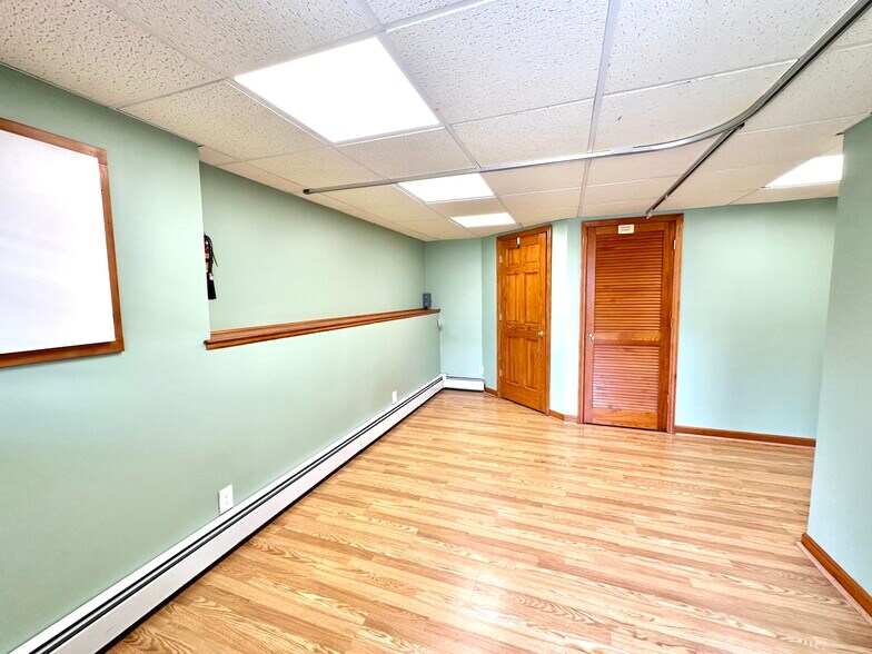 More Photos Of 591 Rt-34, Matawan Medical For Lease