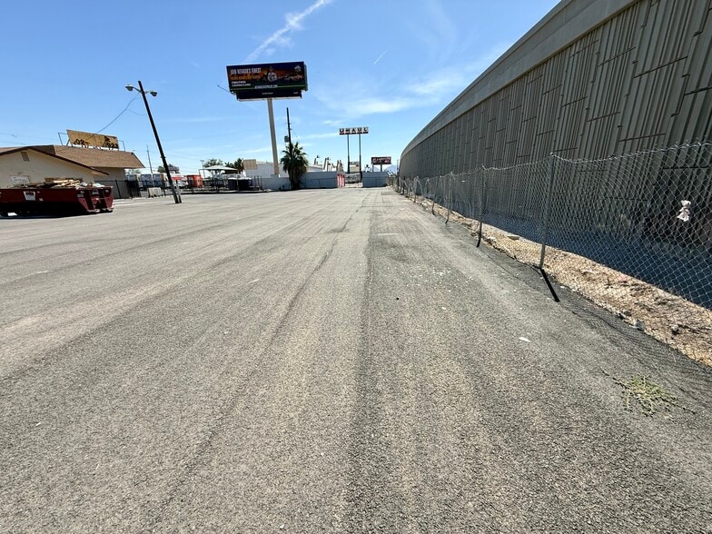 More Photos Of 2039 W Bonanza Rd, Las Vegas Flex For Lease
