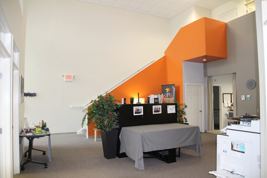 More Photos Of 15 Research Dr, Woodbridge Office For Lease