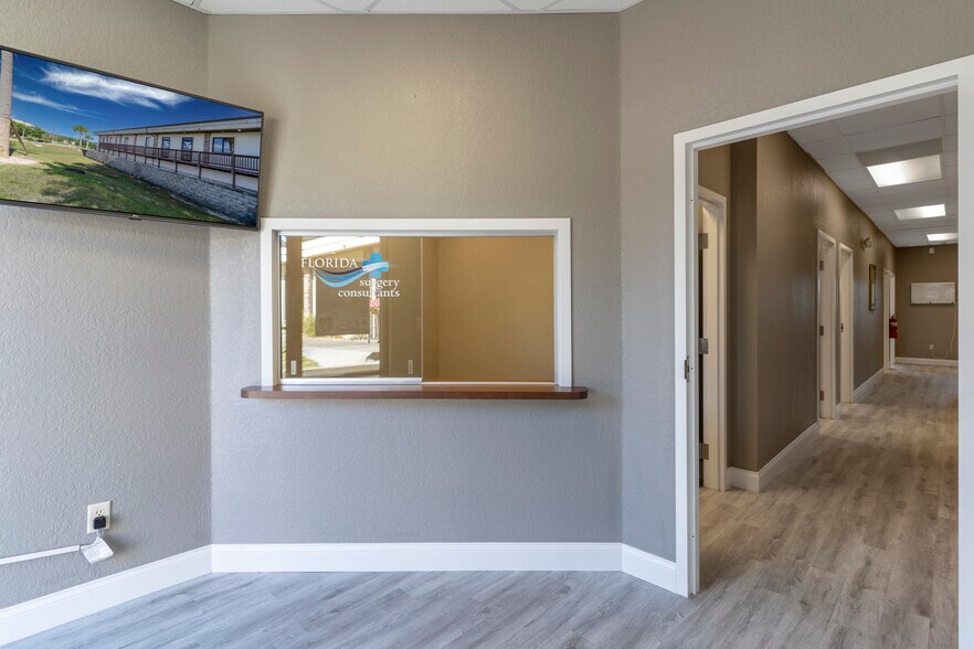 More Photos Of 301 Skyline Dr, Lady Lake Medical For Sale