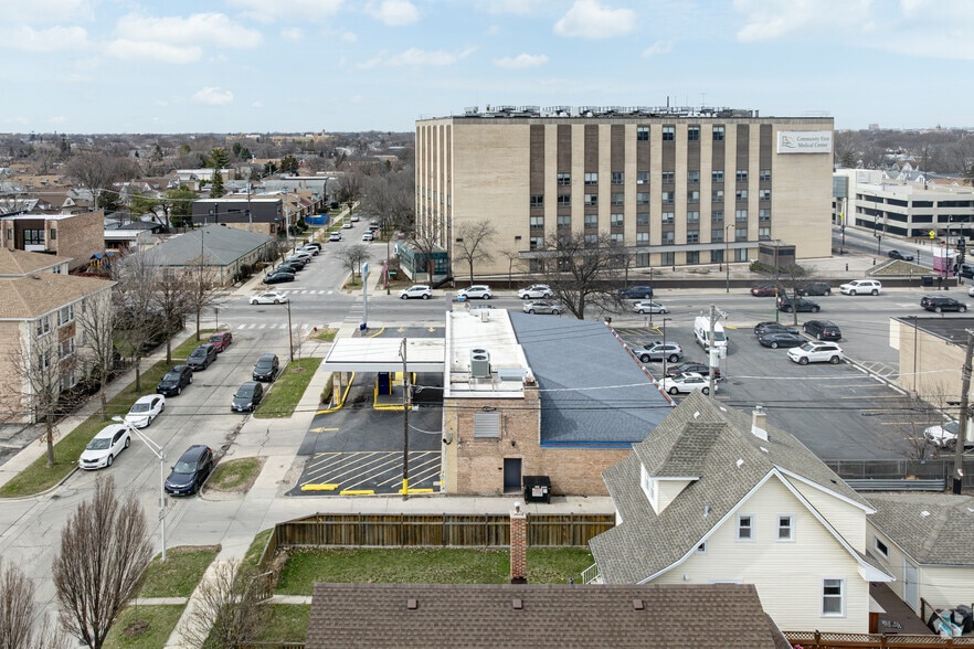 More Photos Of 3535 N Central Ave, Chicago Bank For Sale