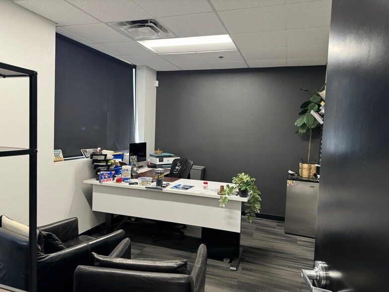 More Photos Of 219 S William Dillard Dr, Gilbert Warehouse For Sale