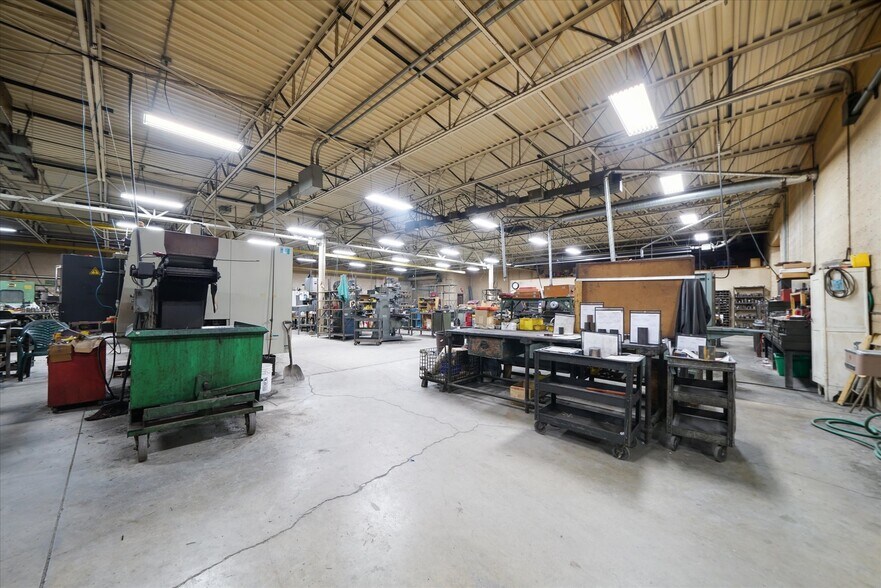 More Photos Of 4082 Sixth St, Wyandotte Warehouse For Lease