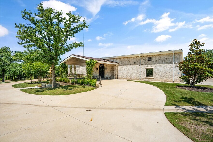 More Photos Of 7700 Glen Rose Hwy, Granbury Lodge Meeting Hall For Sale
