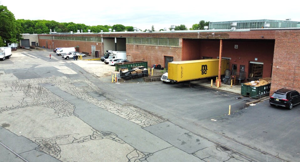 Primary Photo Of 3775 Park Ave, Edison Warehouse For Lease