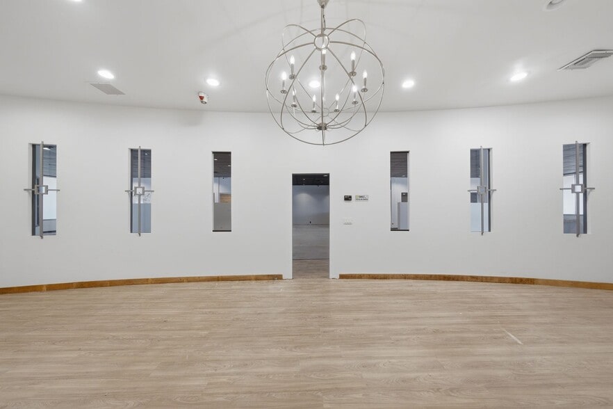 More Photos Of 1544 E Warner Ave, Santa Ana Freestanding For Sale