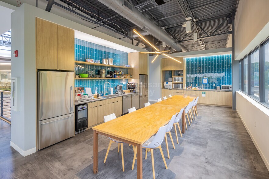 More Photos Of 30320 Emerald Valley Pky, Solon Warehouse For Sale