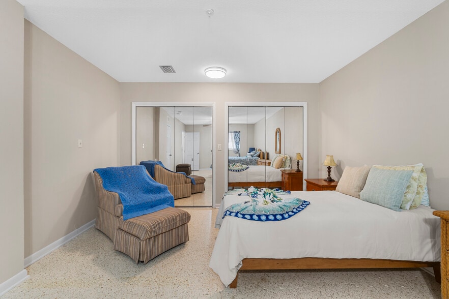 More Photos Of 207 W Wheeler Rd, Seffner Assisted Living For Sale