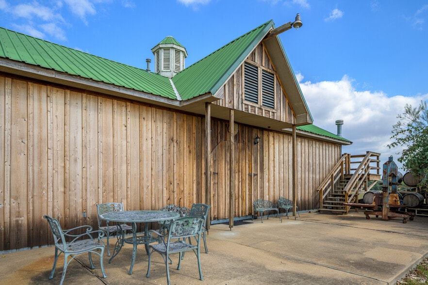 More Photos Of 1441 Salem Rd, Brenham Specialty For Sale