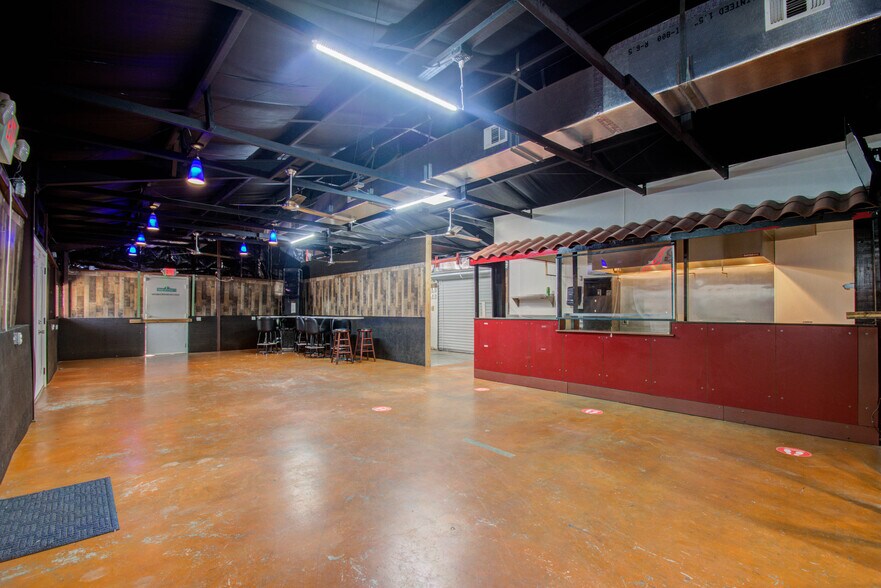 More Photos Of 6555 Navigation Blvd, Houston Warehouse For Lease