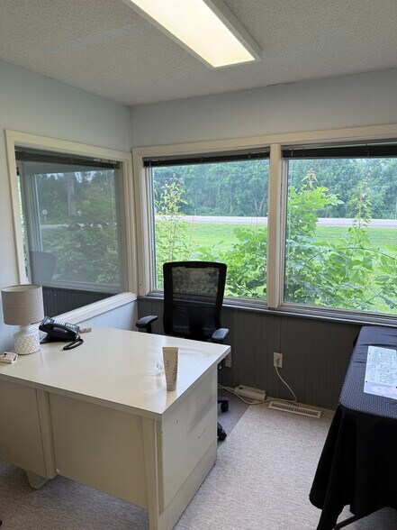 More Photos Of 106 N Shore Dr, Elysian Office For Sale