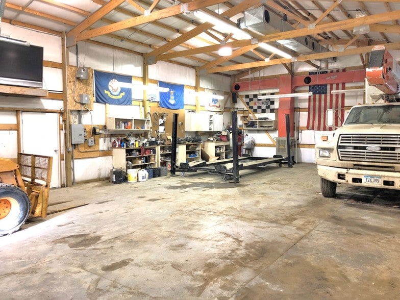 More Photos Of 501 N 1st St, Missouri Valley Light Manufacturing For Sale