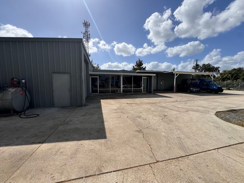 More Photos Of 5909 E Anno Ave, Orlando Auto Repair For Lease