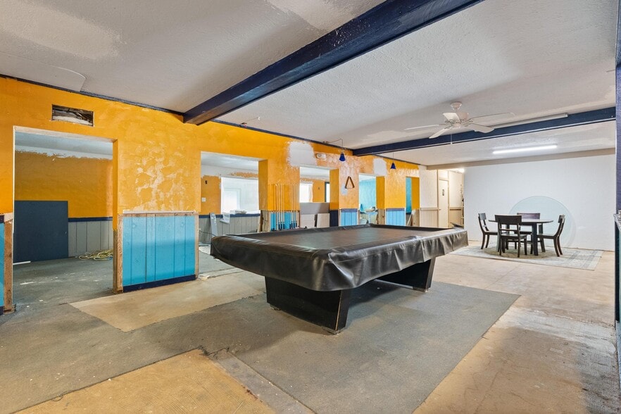 More Photos Of 6024 Cortez Blvd, Weeki Wachee General Retail For Sale