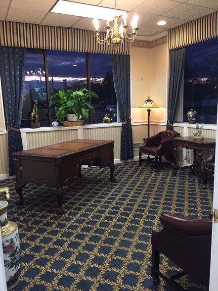 More Photos Of 950 Jericho Tpke, Westbury Office For Sale