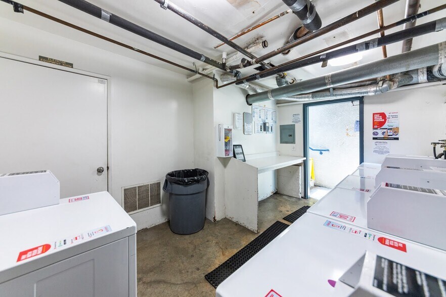 More Photos Of 13951 Moorpark St, Sherman Oaks Apartments For Sale