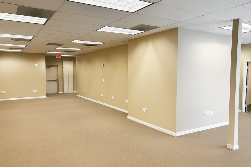 More Photos Of 5500-5536 Reseda Blvd, Tarzana Storefront Retail Office For Lease