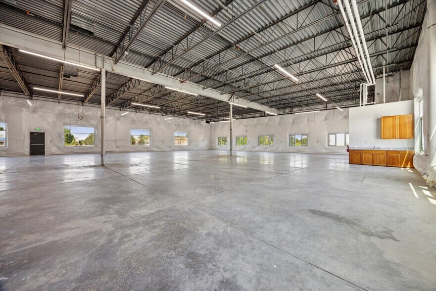 More Photos Of 602 Taylor Ave, Louisville Light Manufacturing For Lease