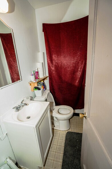 More Photos Of 1132 Payne Ave, Saint Paul Office For Sale