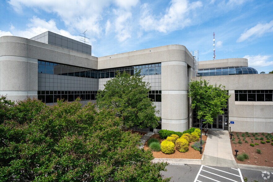 More Photos Of 40 Moore Dr, Durham Unknown For Lease