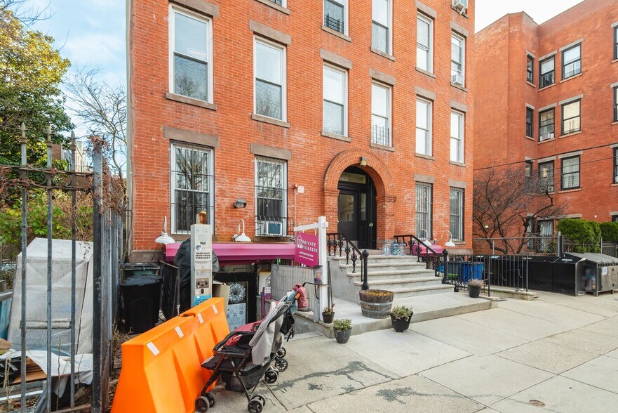 More Photos Of 293 Grand Ave, Brooklyn Apartments For Sale