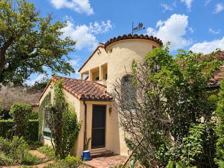 Primary Photo Of 617 N Interlachen Ave, Winter Park Specialty For Sale