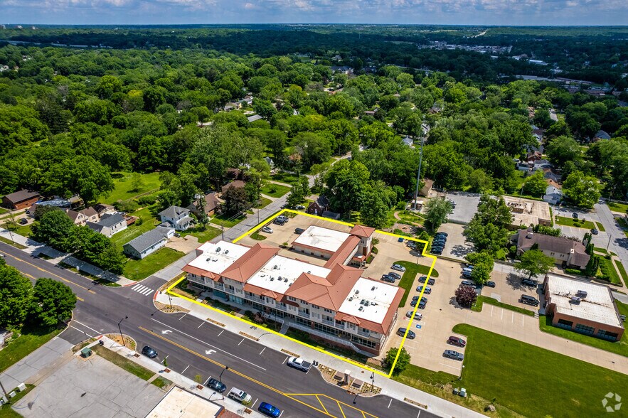 More Photos Of 6500 University Ave, Windsor Heights Apartments For Lease